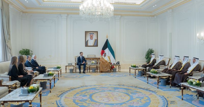 سمو ولي العهد يسقبل وزير الشؤون الخارجية والأوروبية في سلوفاكيا