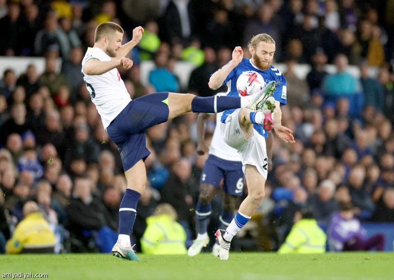 توتنهام يخطف مركز الشياطين