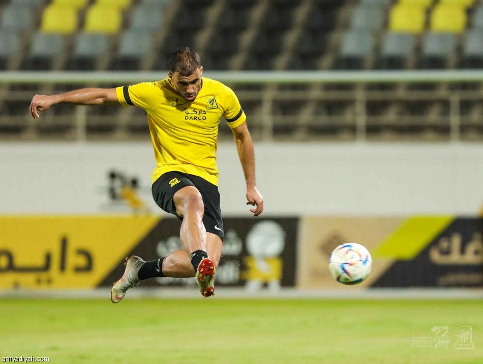 ضغط هجومي يحاصر ضمك