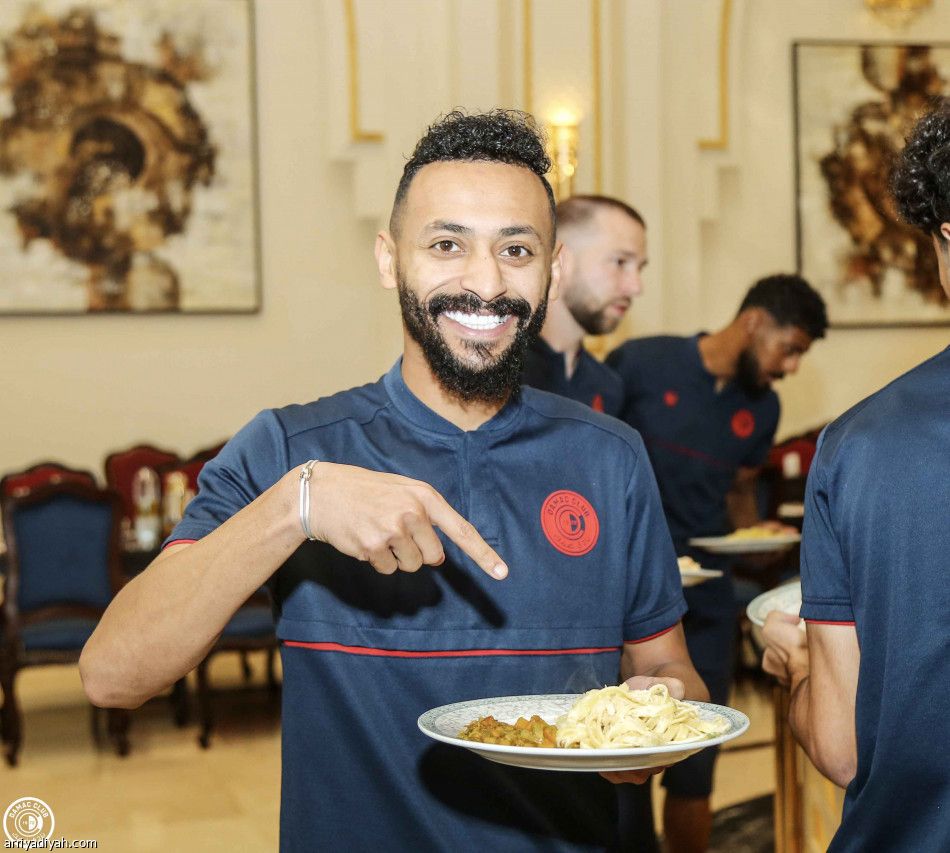 ضغط هجومي يحاصر ضمك