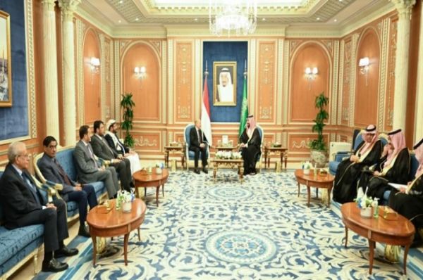 توافد القيادات اليمنية إلى الرياض.. اتفاق سياسي أم تغييرات حكومية؟