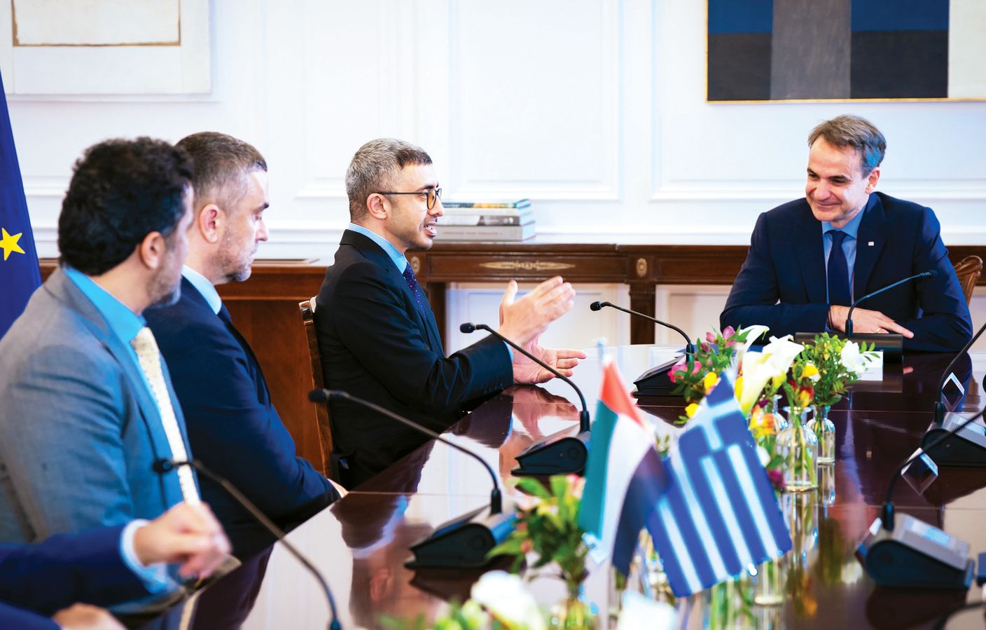 عبدالله بن زايد وكيرياكوس يبحثان الشراكة الاستراتيجية