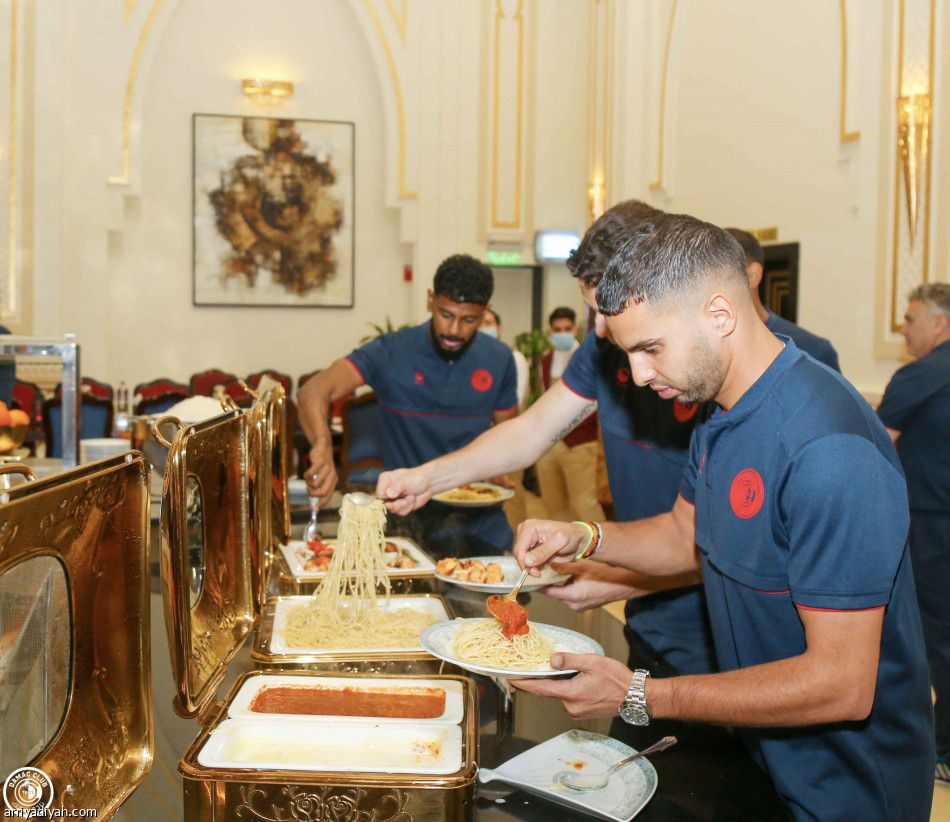 ضغط هجومي يحاصر ضمك