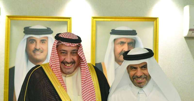 السفير القطري يستقبل المهنئين برمضان