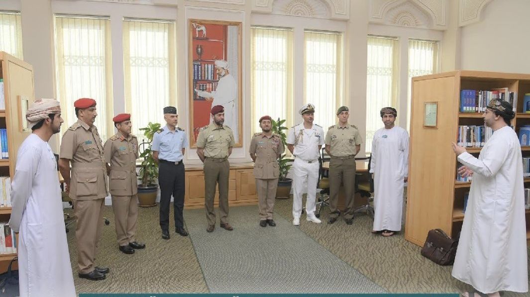 نائب رئيس العلاقات الدولية بجمهورية إيطاليا يزور كلية الدفاع الوطني