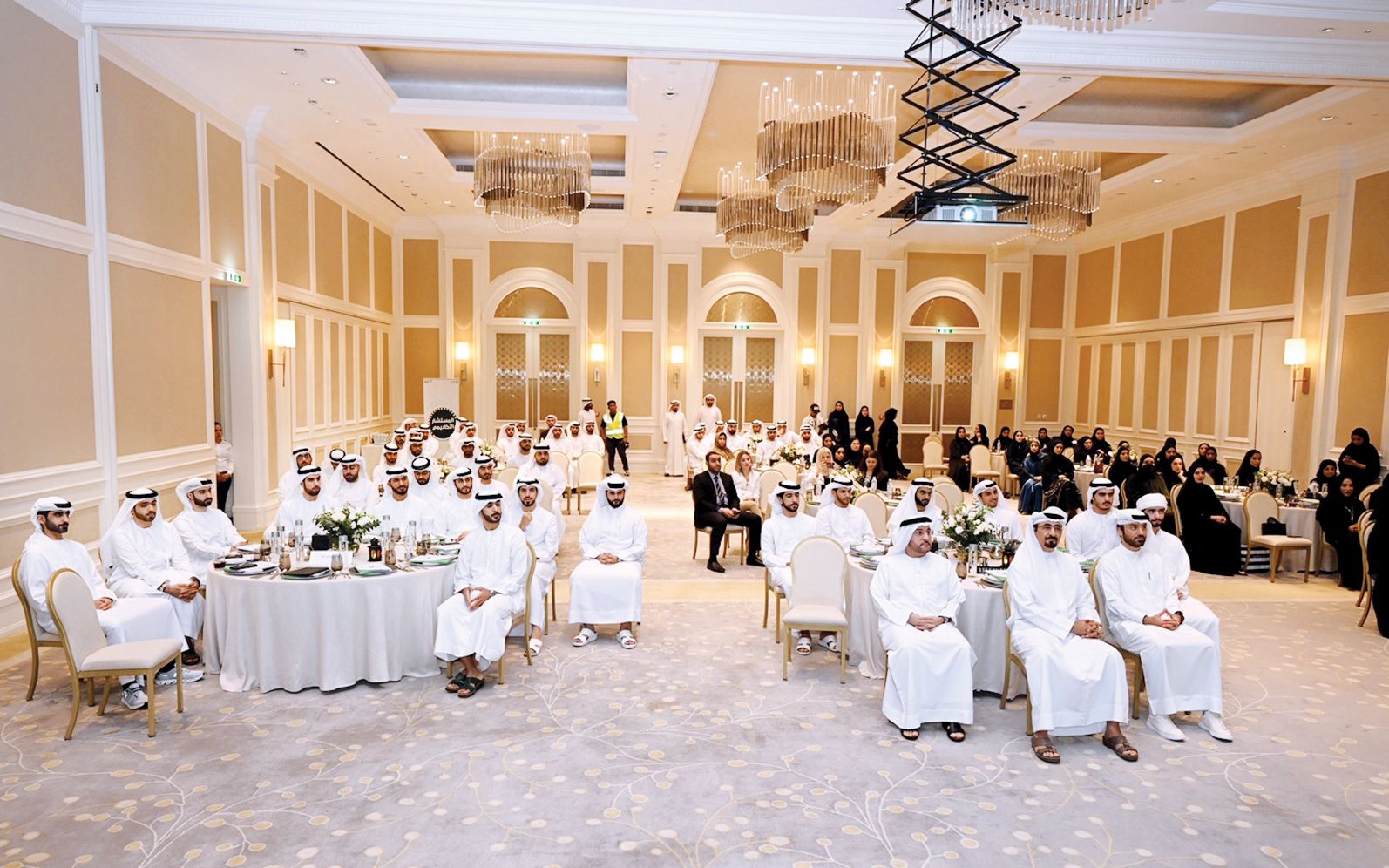 شرطة دبي تناقش مستقبل الابتعاث والمنح الدراسية