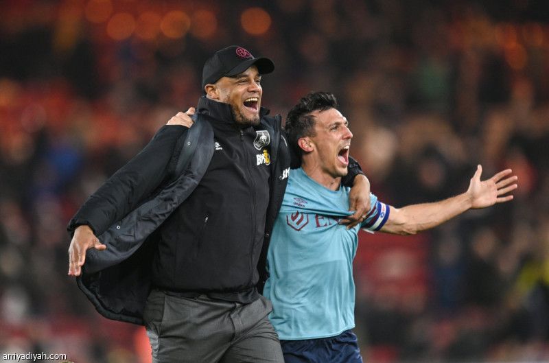 كومباني: لم أتوقع قيادة بيرنلي إلى الصعود