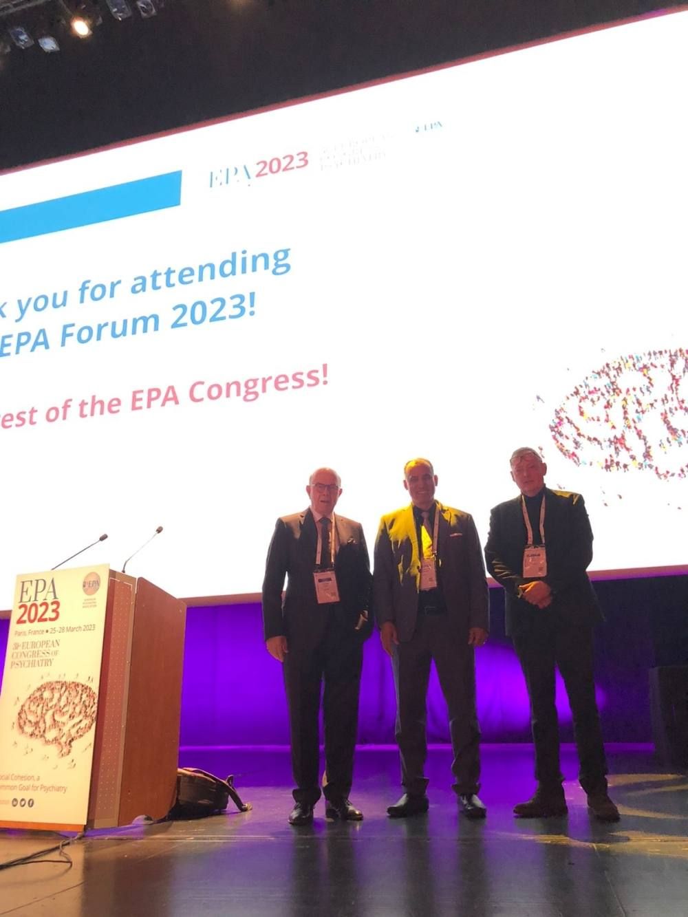 جامعة ظفار تشارك في مؤتمر الطب النفسي بـباريس