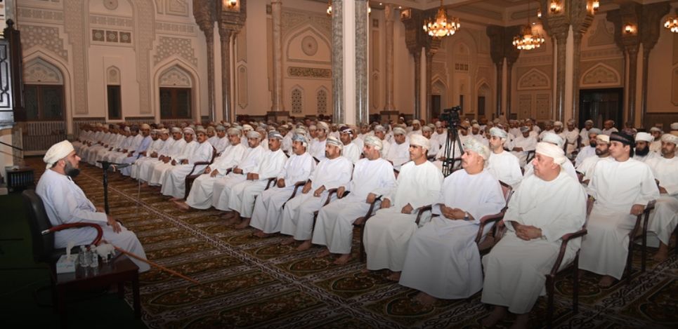 قوات السلطان المسلحة تحتفل بذكرى غزوة بدر الكبرى بجامع معسكر المرتفعة