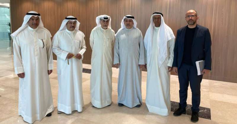 كمال مُتوسّطاً وفد اتحاد المكاتب الهندسية