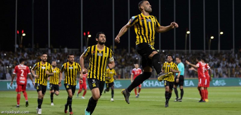 الاتحاد يقبل هدية الفيحاء.. ويبتعد بالصدارة
