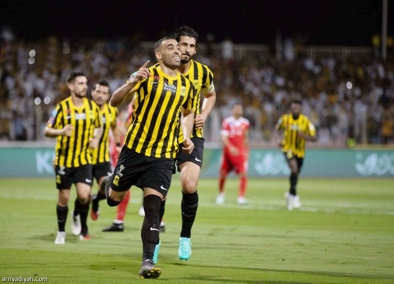 بالوحدة.. المتصدر يكرر الخمسة