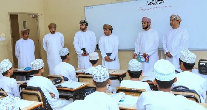 بدء تطبيق الدراسة الدولية لتقويم طلبة الصف الثامن الأساسي في مواد العلوم والرياضيات