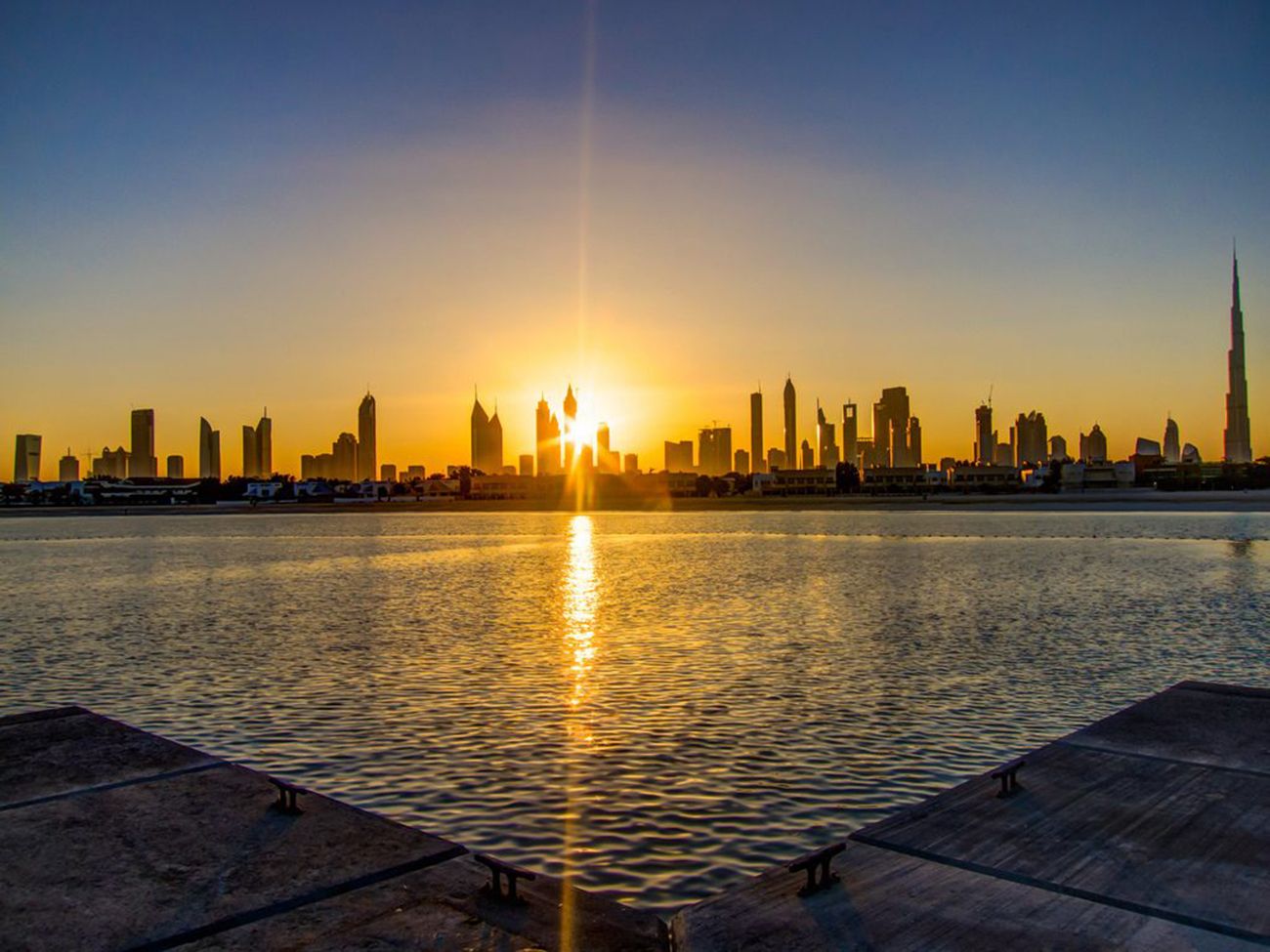طقس الإمارات غداً .. مغبر إلى غائم جزئياً