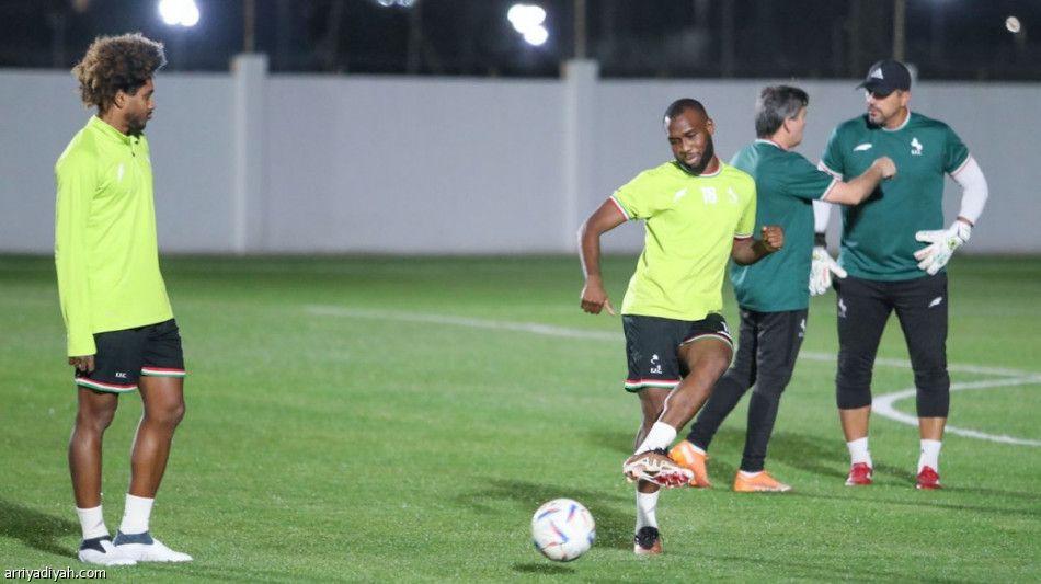 كازورلا يفتح ملف الـ 22