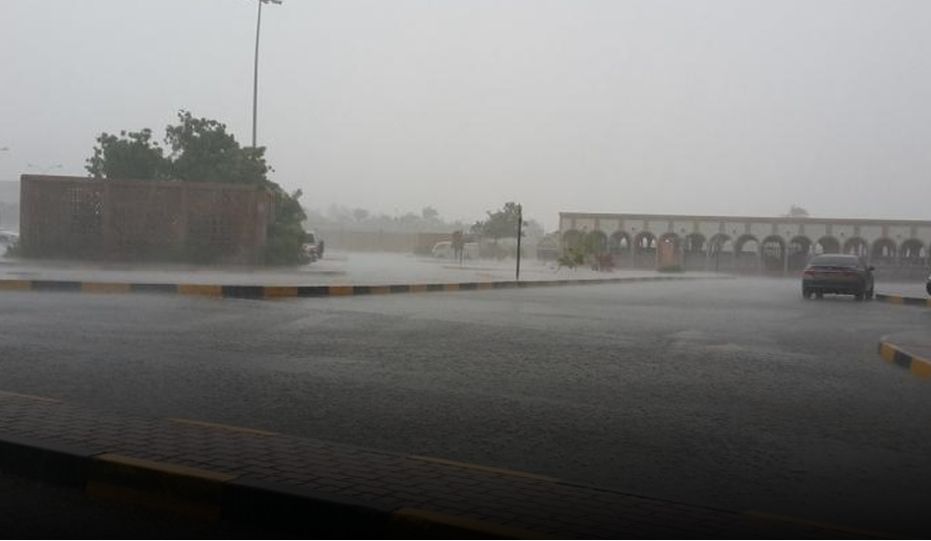 أمطار غزيرة على ولاية الرستاق
