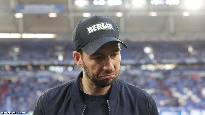 هيرتا برلين يقيل مدربه