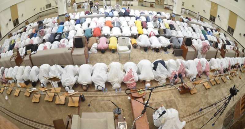 ليلة الخامس والعشرين اكتظت بالمتهجدين