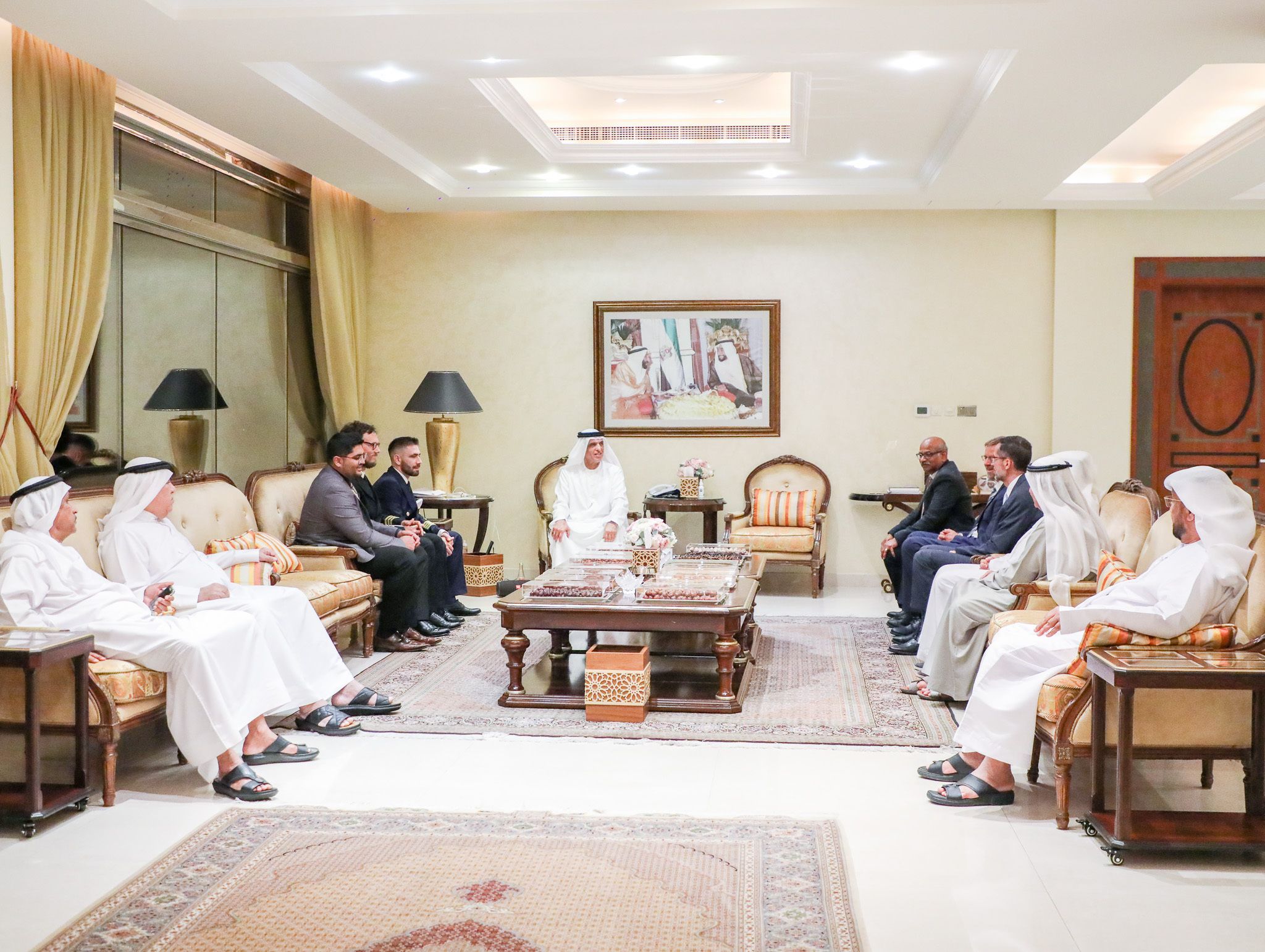 حاكم رأس الخيمة يستقبل مسؤولي وطاقم سفينة "لوجوس هوب" أكبر مكتبة عائمة في العالم