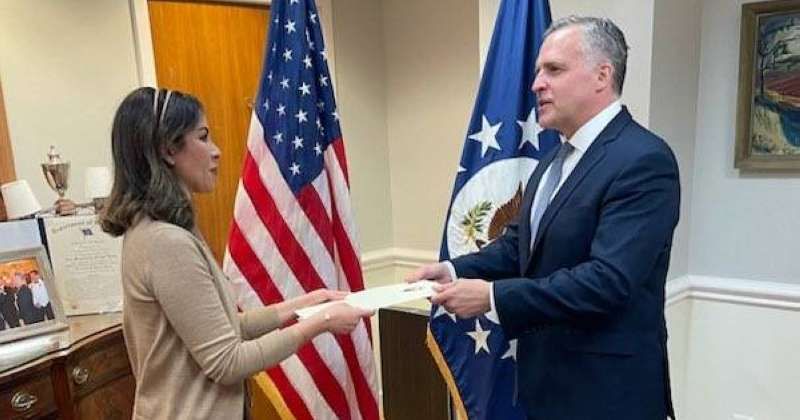 السفيرة الشيخة الزين الصباح تقدم أوراق اعتمادها للسفيرين الأميركيين وتؤكد شراكة استراتيجية مع واشنطن