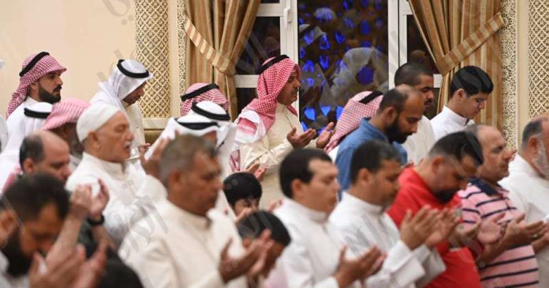 المصلون أحيوا «أرجى الليالي».. ورئيس الوزراء تهجّد في مسجد بلال بن رباح