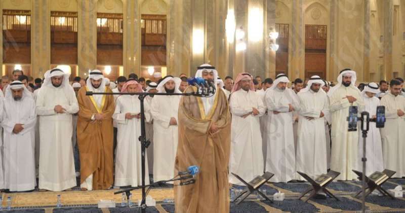 المتهجدون واصلوا جدّهم في ليلة الثامن والعشرين