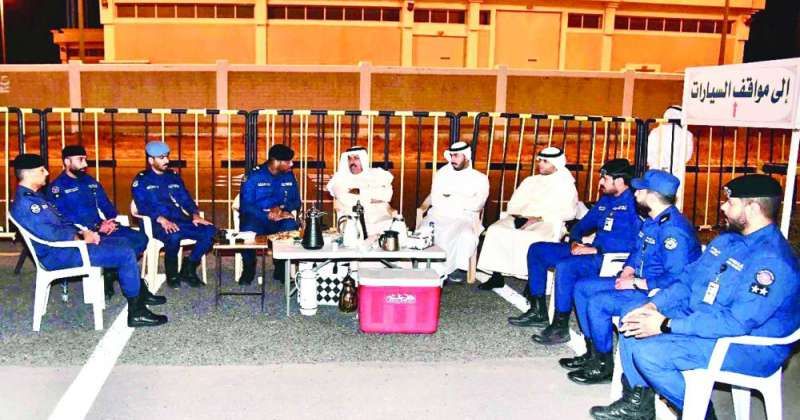 رئيس الوزراء مُتحدّثاً لرجال الإطفاء