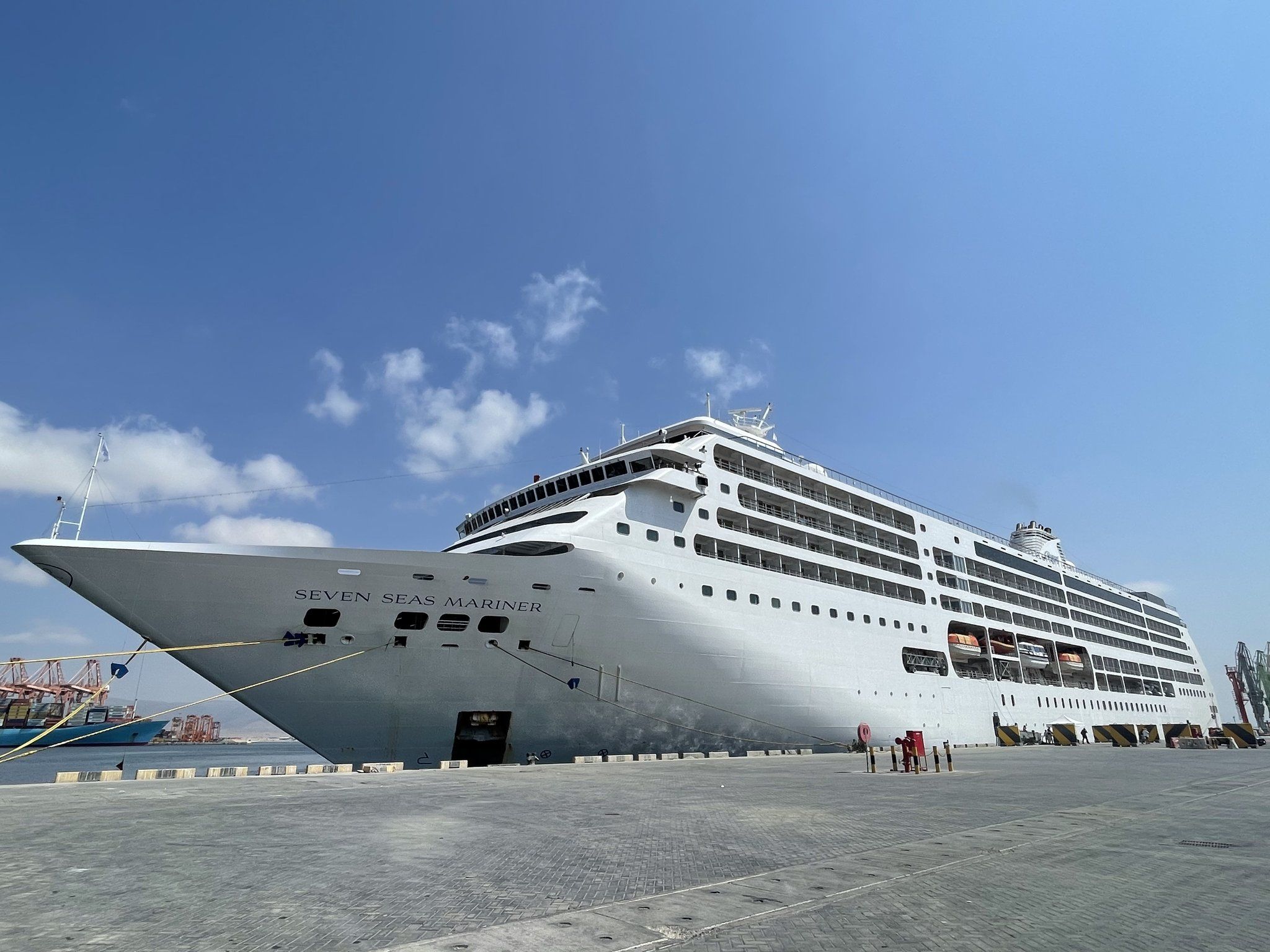 ميناء صلالة يستقبل 3 سفن سياحية