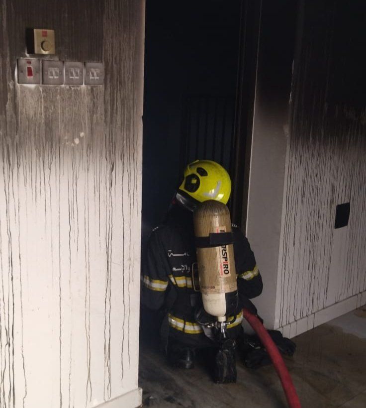 الدفاع المدني يخمد حريق في بناية دون تسجيل إصابات