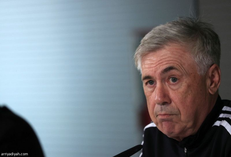 أنشيلوتي يتذمر من ازدحام المباريات