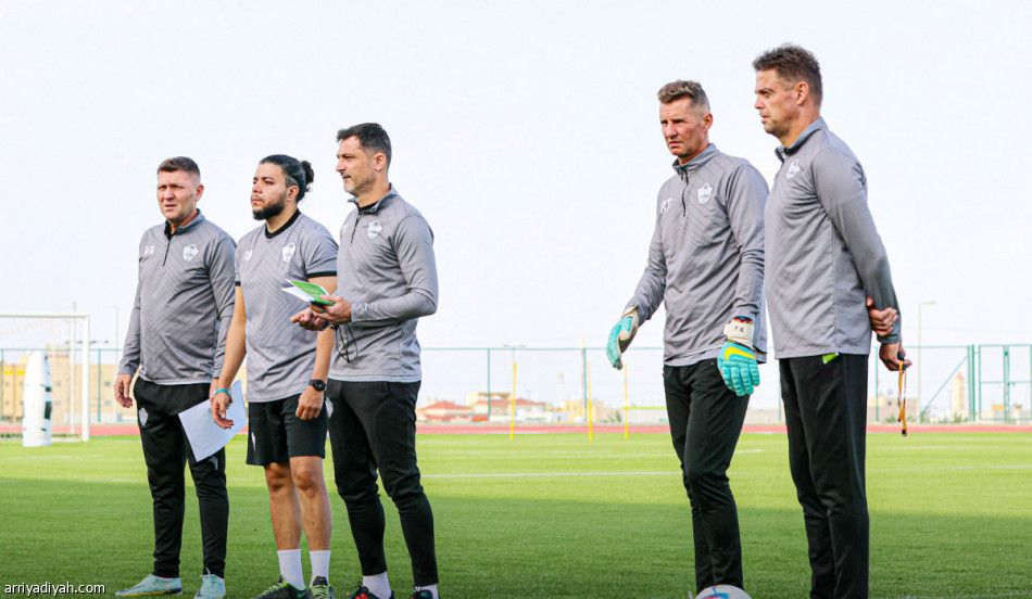 رادوي يرفض التجريبية.. ويحذر من الحلويات