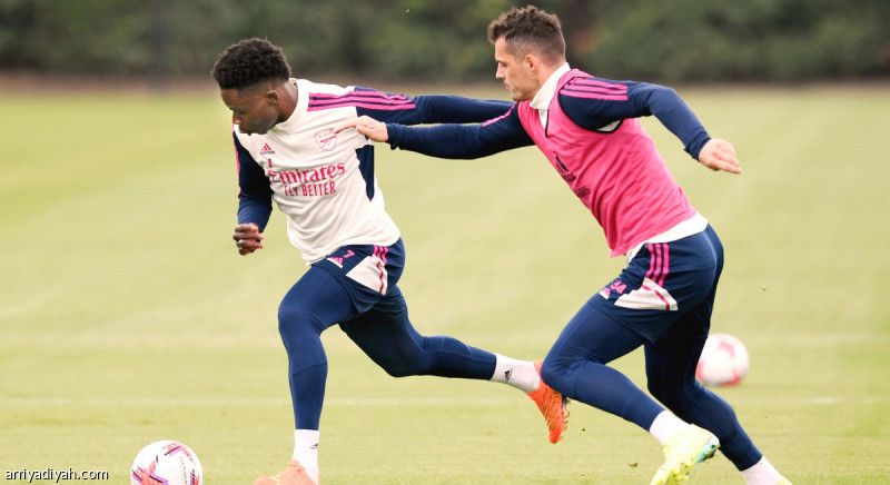 أرسنال يستغل انشغال السيتي