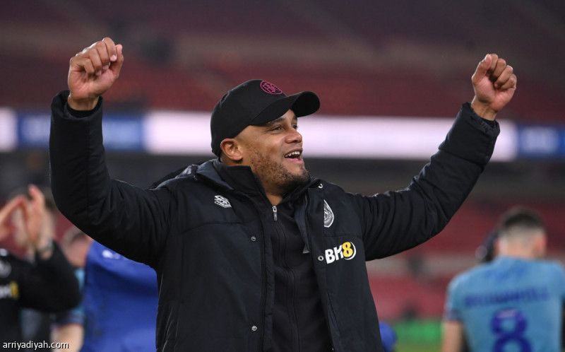 كومباني يدخل خيارات تشيلسي