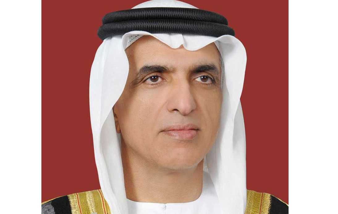 سعود بن صقر يؤدي الصلاة في مصلى العيد الكبير