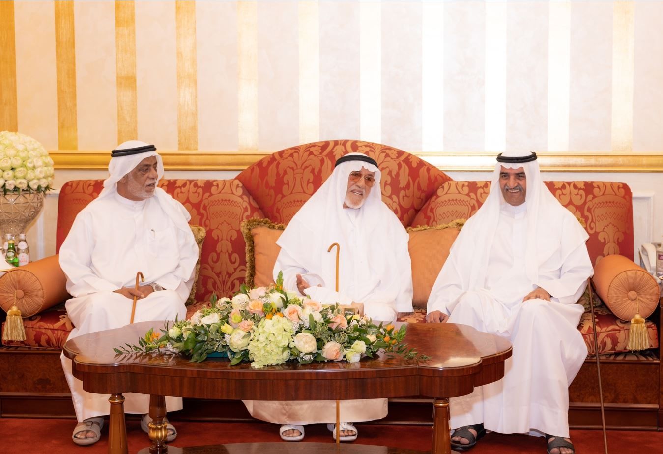 حمد الشرقي يواصل استقبال المهنئين بعيد الفطر المبارك