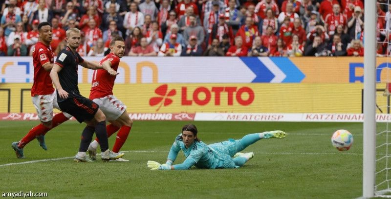 ماينز يهز صدارة بايرن بثلاثية