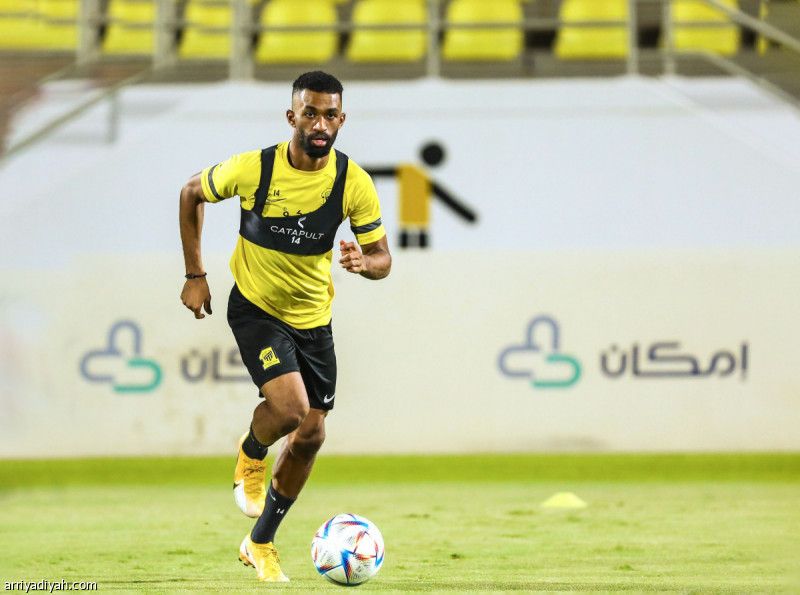 الأطول تجربة يواجه الأقل خبرة