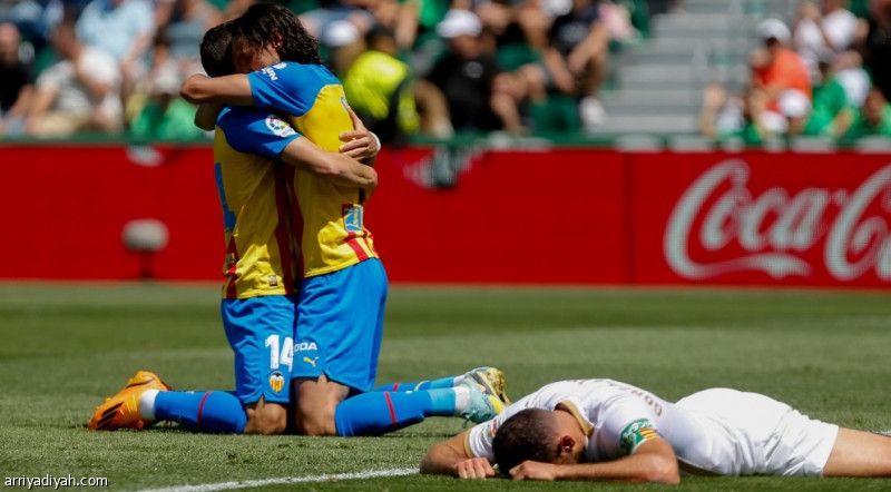 فالنسيا ينهض بثنائية إلتشي