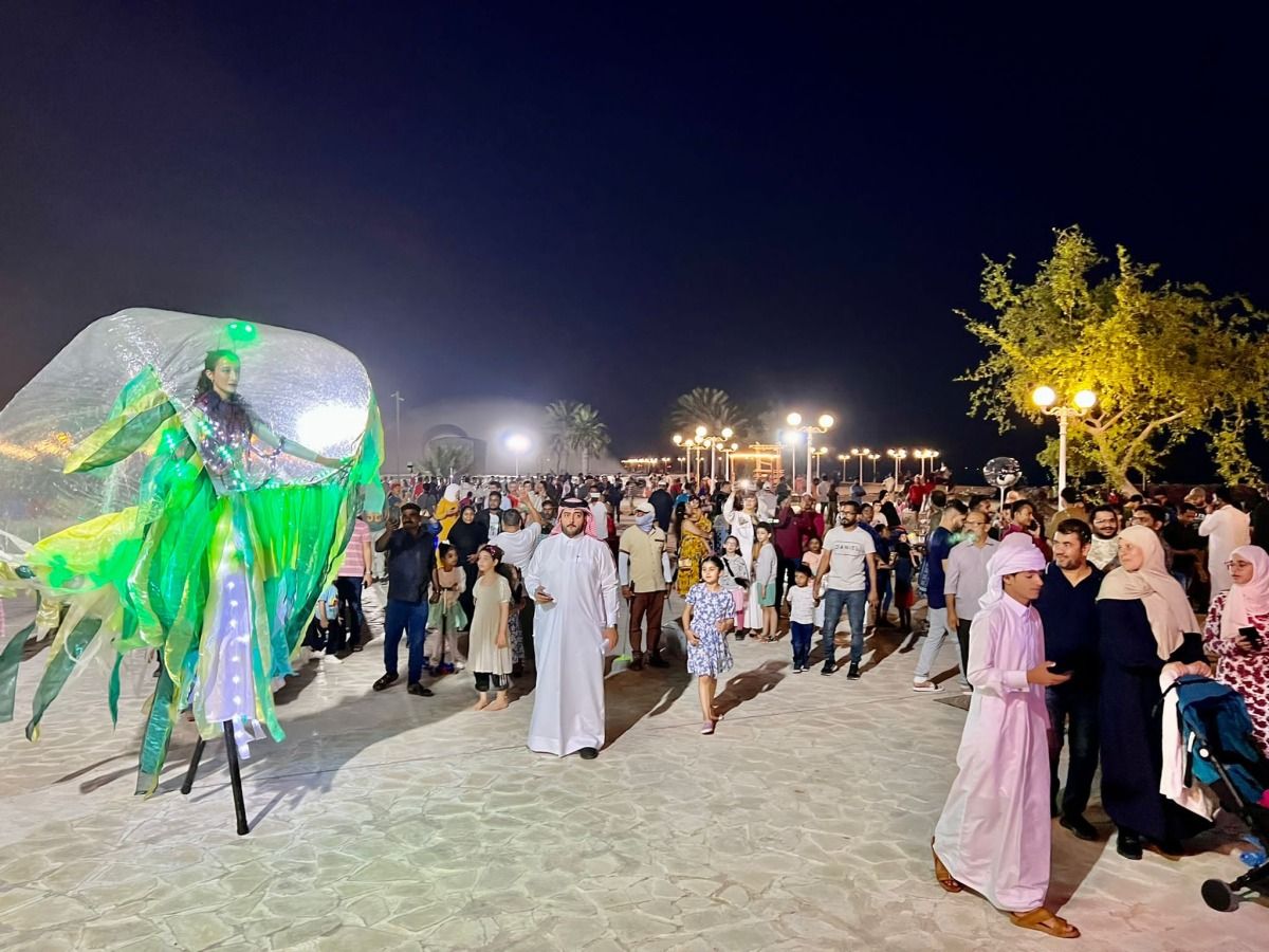 إقبال كثيف على مهرجان العيد  في «واقف» و«الوكرة»