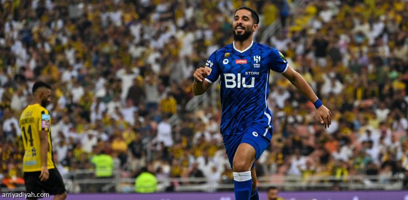 «نيران صديقة» تصعد بالهلال إلى نهائي كأس الملك