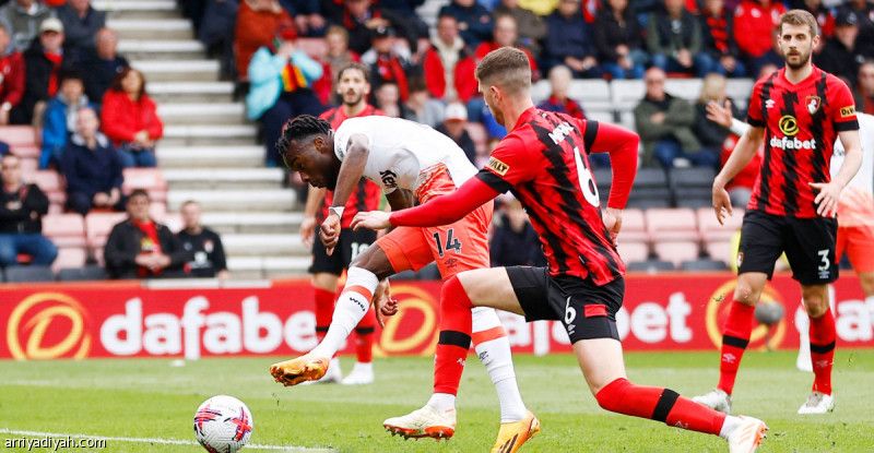 وستهام يتجاوز بورنموث