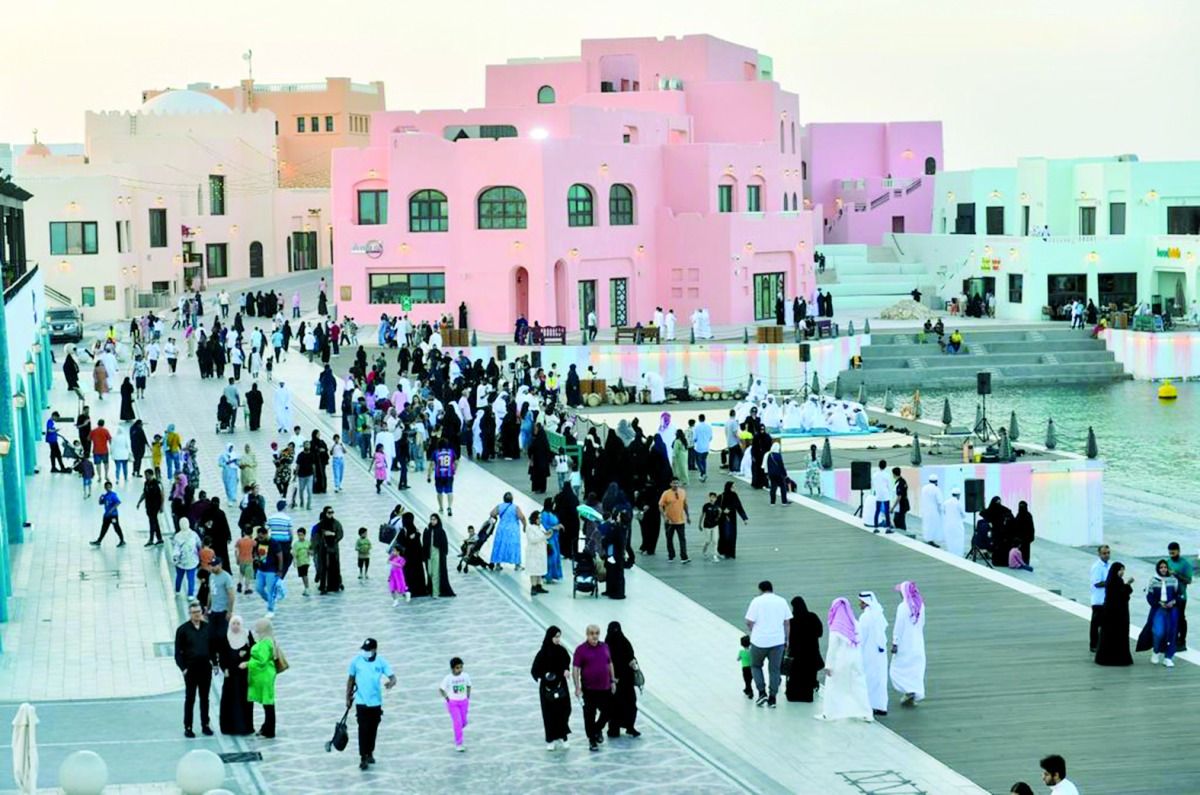ميناء الدوحة القديم يحتفل مع الزوار بأول عيد