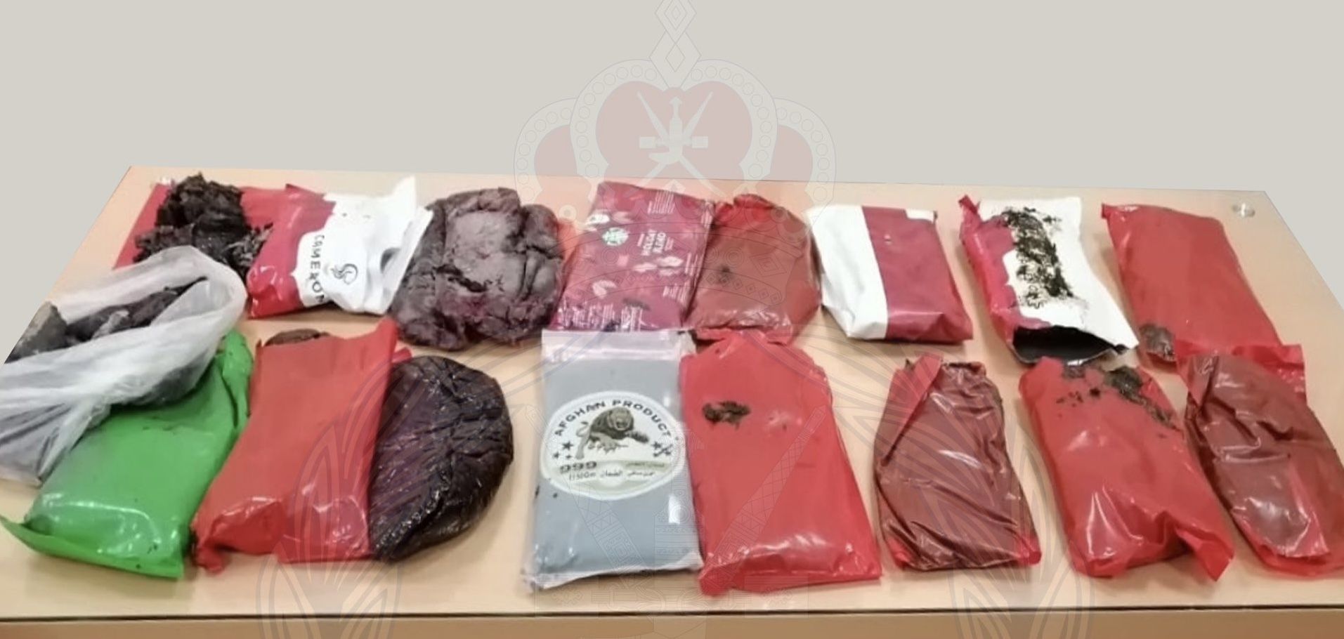 القبض على متهم بحيازة 17 كيلوجرامًا من المخدرات