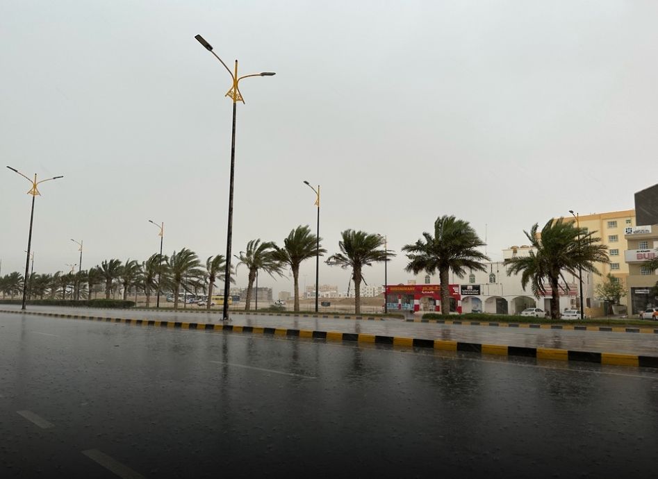 نزول الأودية بولايتي الدقم ومحوت .. والشرطة تُحذر