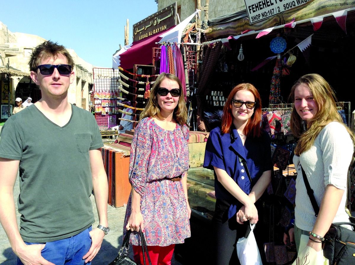 سائحون لـ «العرب»: تنوع الفعاليات يُسعد العائلات