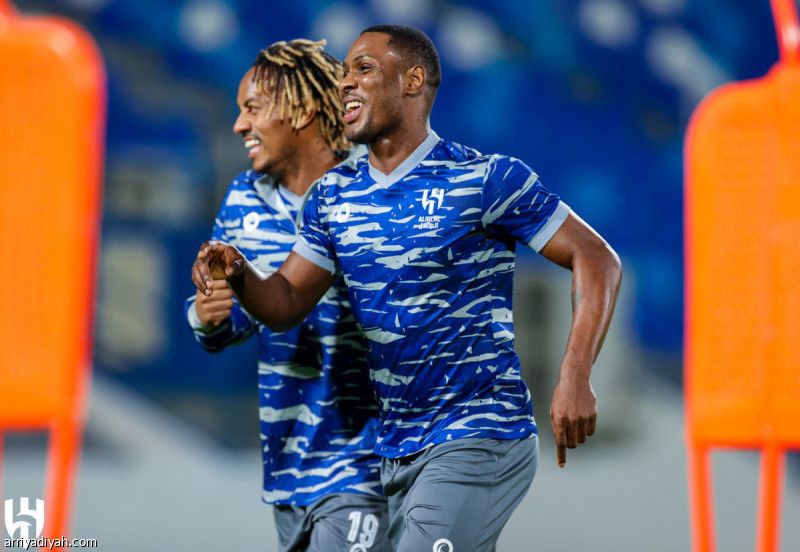 الهلال.. استلام وتسليم.. وتسديد