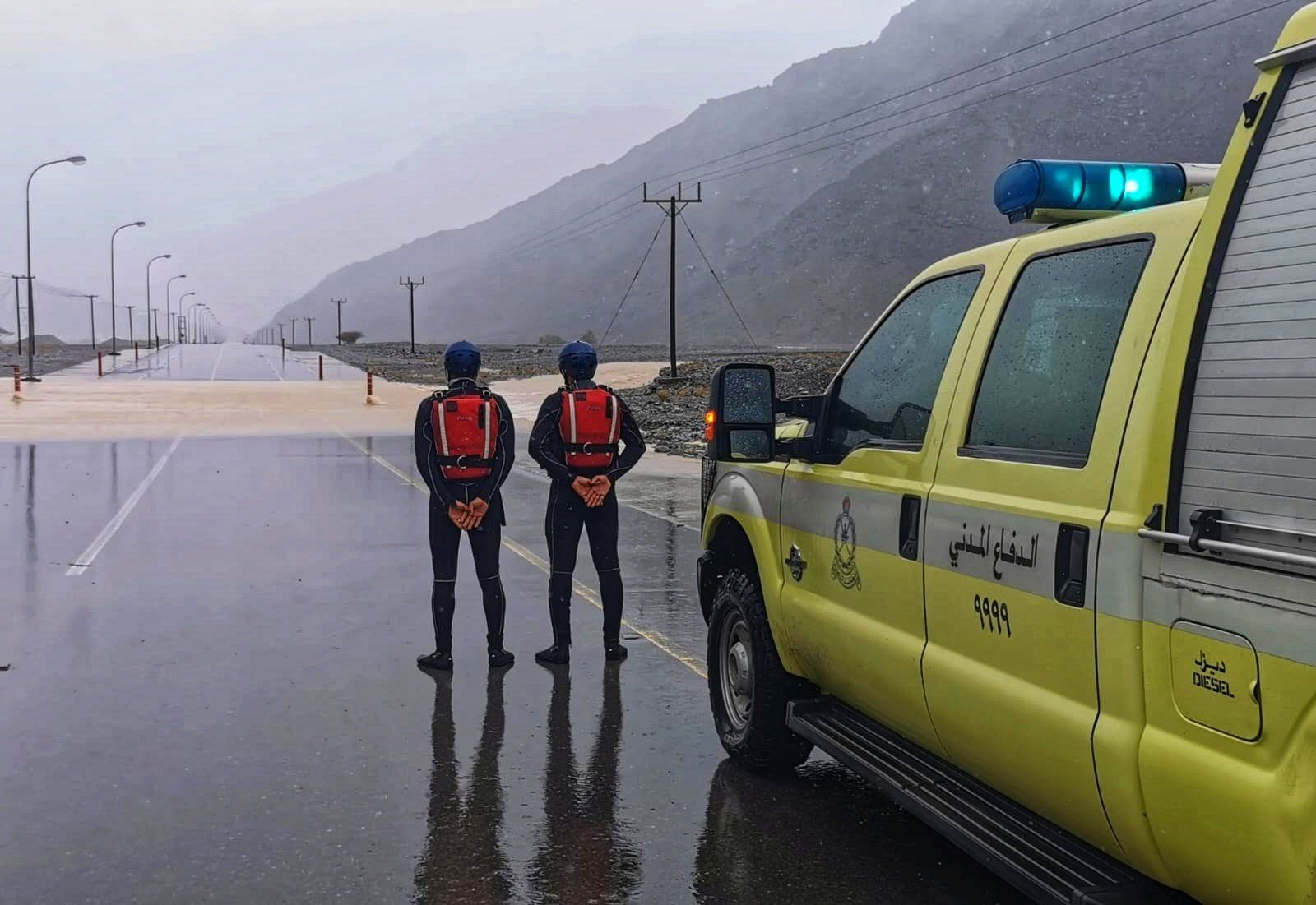 الدفاع المدني يحذر من عبور الأودية خلال هطول الأمطار