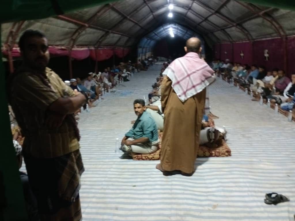 شبوة.. قبائل بيحان تعتصم للمطالبة بسرعة ضبط قتلة "الشيخ الباني" وتنفيذ القصاص بحقهم