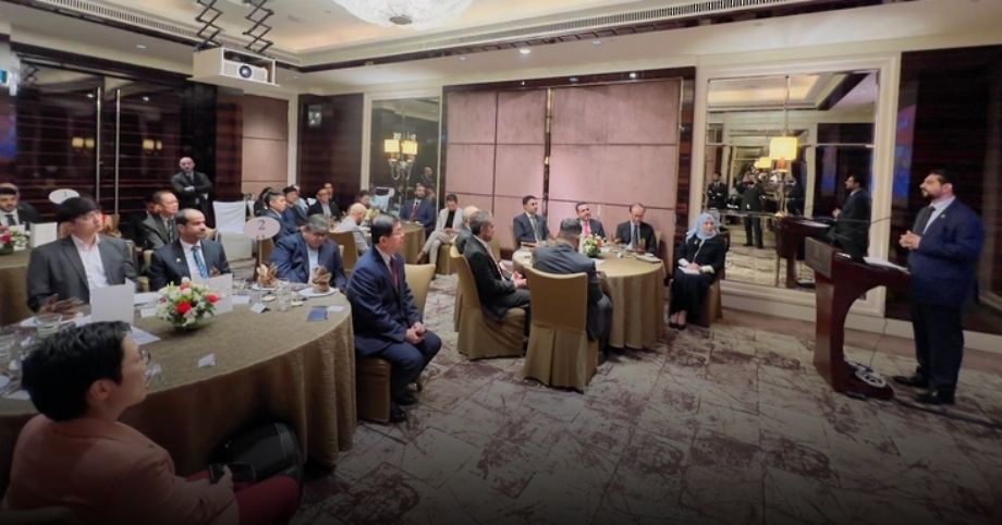 الوفد العُماني يختتم زيارته لجمهورية سنغافورة