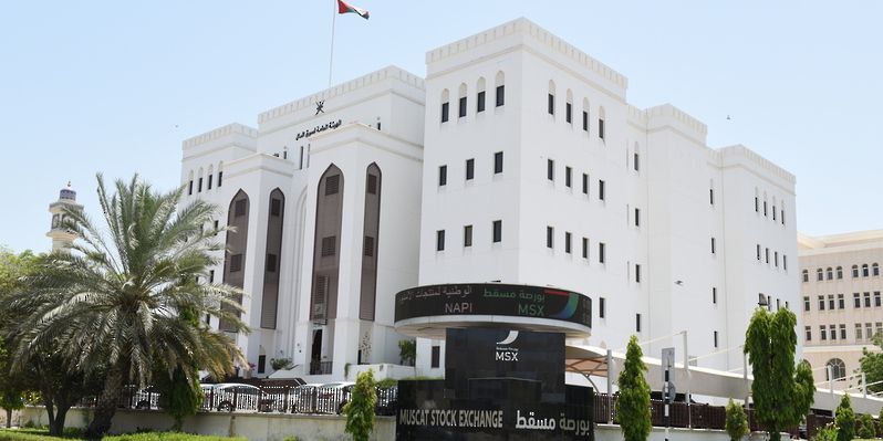 بورصة مسقط تصدر قرارًا بنقل إدراج عدد من شركات المساهمة العامة